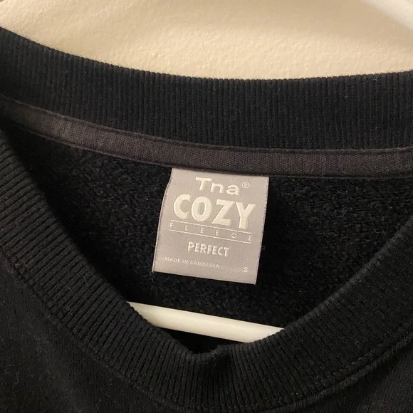 Aritzia TNA Crewneck - Picture 3 of 4